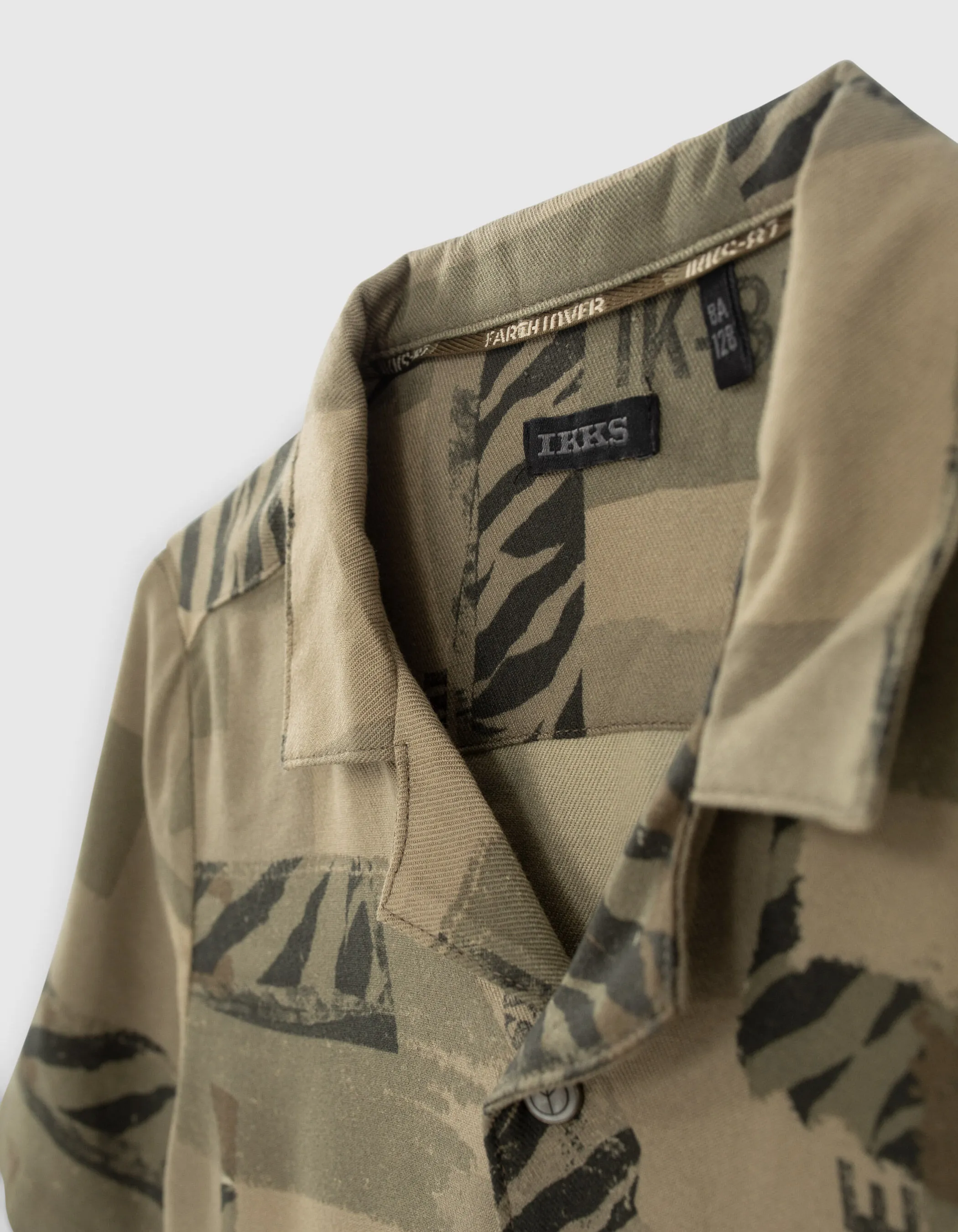 Chemise kaki LENZING™ ECOVERO™ imprimé camouflage garçon