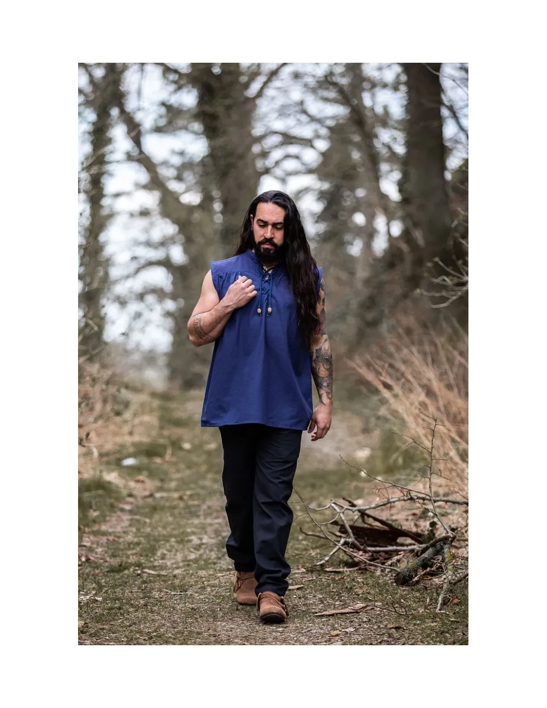 Chemise médiévale bleue sans manches, modèle Louis ⚔️ Boutique Épées