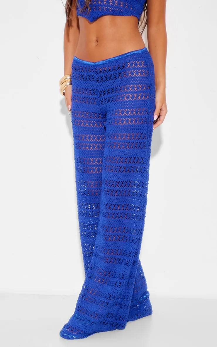 Pantalon de plage large style crochet bleu cobalt fleuri à ourlet tombant