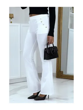 Pantalon flare blanc à boutons officier